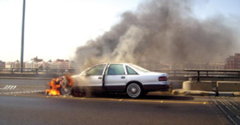 احتراق مركبة بحي الارسال