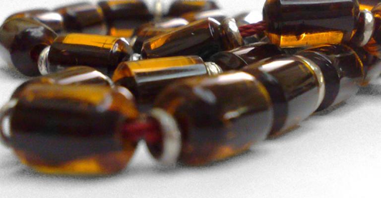 السبح والمساويك تجارة رائجة في رمضان (فيديو) السبح والمساويك تجارة رائجة في رمضان (فيديو)