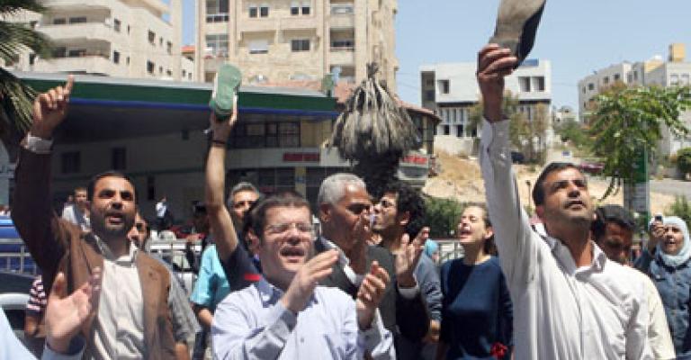 لجنة المياومة" تهاجم الاتحاد العام لنقابات العمال