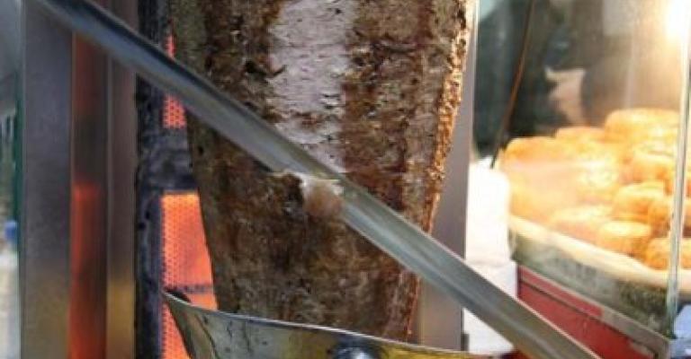 الامانة تغلق 354 محلاً يبيع مواد غذائية في رمضان