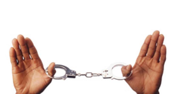 القبض على عدد من أرباب السوابق القبض على عدد من أرباب السوابق