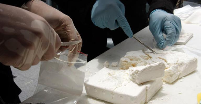 10 سنوات سجن لشقيق نائب سابق هرب المخدرات