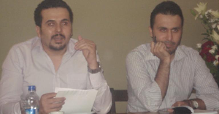 خليفة يوقع "كأنني أنا"