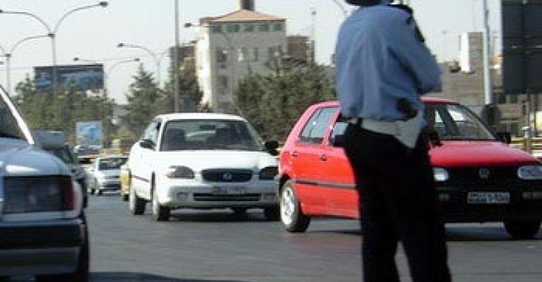 فقدان مواقف السيارات ينشّط مخالفات السير (فيديو) فقدان مواقف السيارات ينشّط مخالفات السير (فيديو)