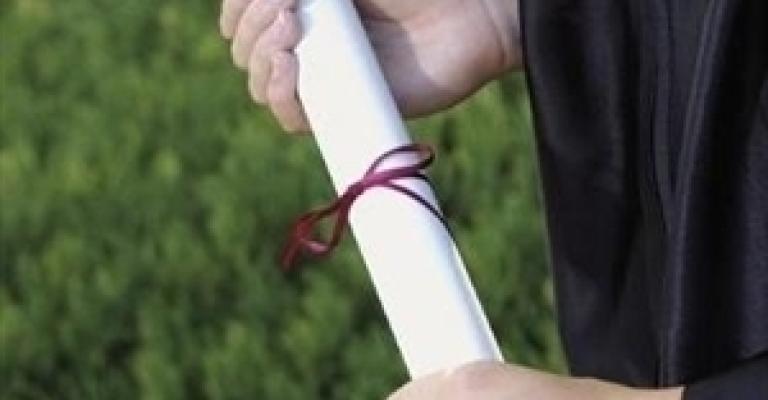  قبول الطلبة الحاصلين على معدل 80% من مسيئي الاختيار