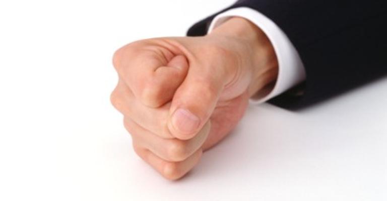 في الاردن ..قطعت يده و بعد 15 ساعة عادت الى مكانها !