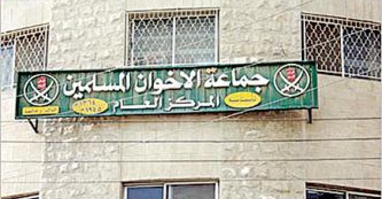 هل ينزل الإخوان من فوق الشجرة؟!