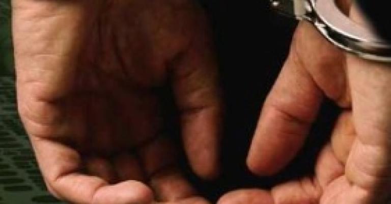 القبض على سارقي 11 منزلا القبض على سارقي 11 منزلا