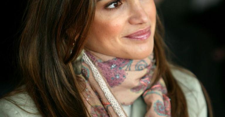 الملكة رانيا تخضع للعلاج جراء عدم انتظام دقات القلب الملكة رانيا تخضع للعلاج جراء عدم انتظام دقات القلب