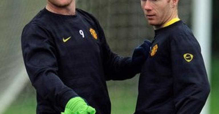 Rooney, Scholes out of Man United squad