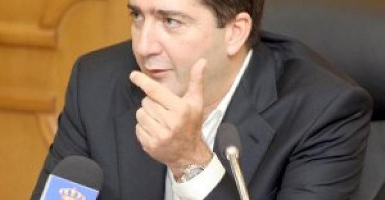 النقابات تدعو الرفاعي لسحب فتيل "أزمة الانتخابات" النقابات تدعو الرفاعي لسحب فتيل "أزمة الانتخابات"