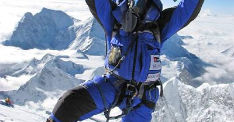 لمة شمل فلسطينية" على قمة ايفريست" 