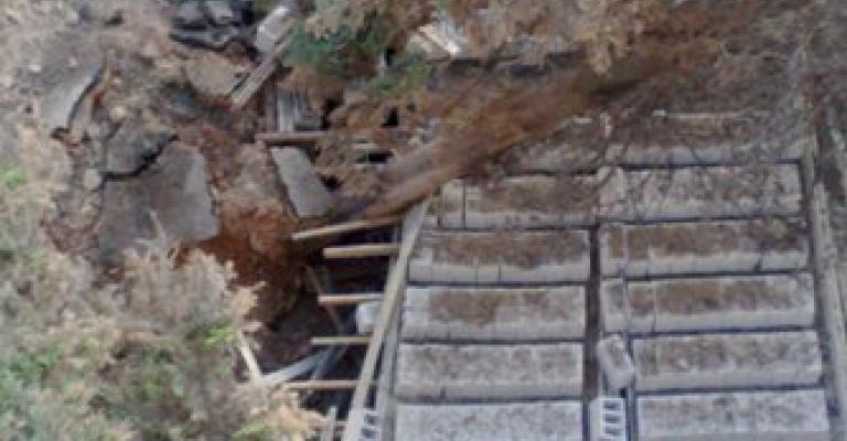 انهيار جزء من بناء قيد الإنشاء باربد (صور) انهيار جزء من بناء قيد الإنشاء باربد (صور)