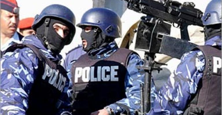 إصابة ثلاثة أشخاص بعيارات نارية في مخيم الحسين إصابة ثلاثة أشخاص بعيارات نارية في مخيم الحسين