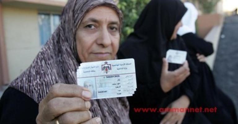 القاضي يؤكد لعمان نت عدم قص هويات ناخبين في الاولى القاضي يؤكد لعمان نت عدم قص هويات ناخبين في الاولى