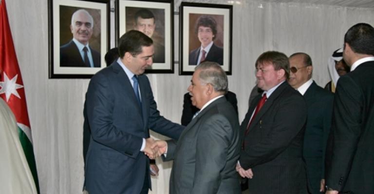 الرفاعي الأب من بين مهنئي رئيس الوزراء الرفاعي الأب من بين مهنئي رئيس الوزراء