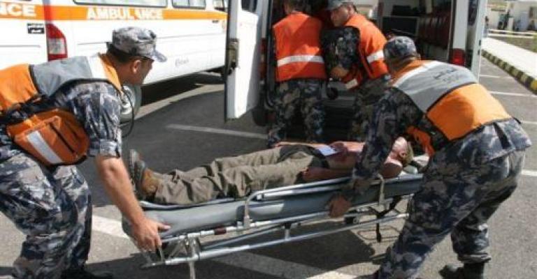 13 إصابة بحادثي تصادم وتدهور 13 إصابة بحادثي تصادم وتدهور