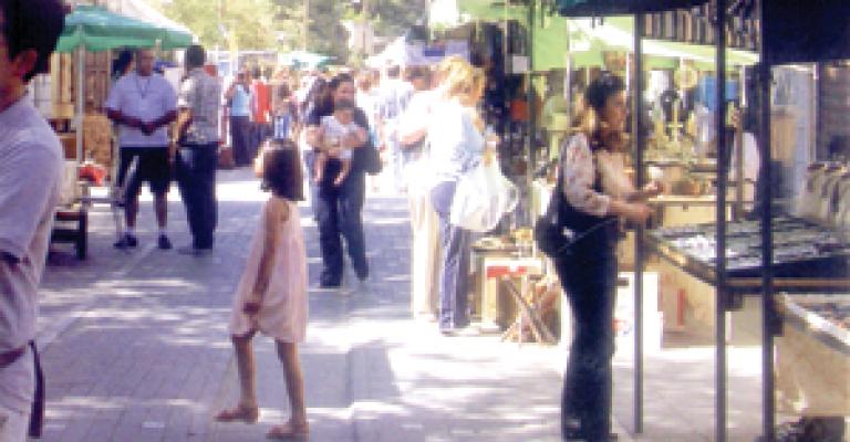 مجلة عمان تحتفي بسوق جارا