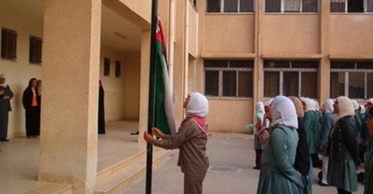 اضراب طلاب مدرسة الوالة يدخل يومه الثامن