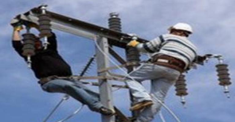 55 دينارا زيادة لعمال توليد الكهرباء