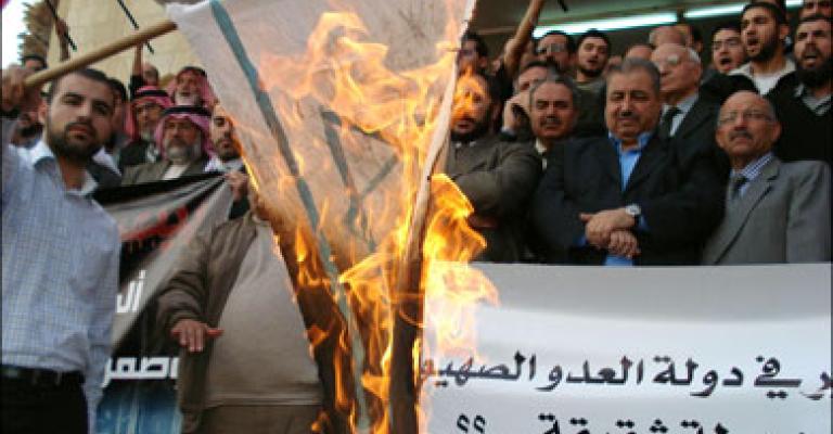 الرفايعة: جهات متنفذة ترسل مرضى سرطان للعلاج بإسرائيل الرفايعة: جهات متنفذة ترسل مرضى سرطان للعلاج بإسرائيل