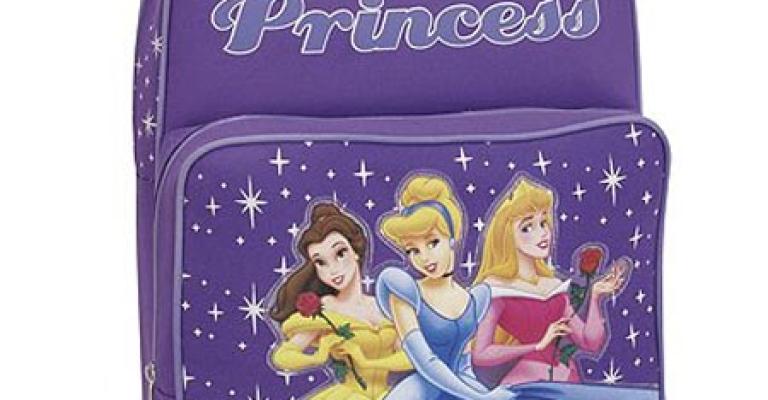 منتدى الرواد الكبار ومؤسسة جود يوزعان حقائب مدرسية منتدى الرواد الكبار ومؤسسة جود يوزعان حقائب مدرسية