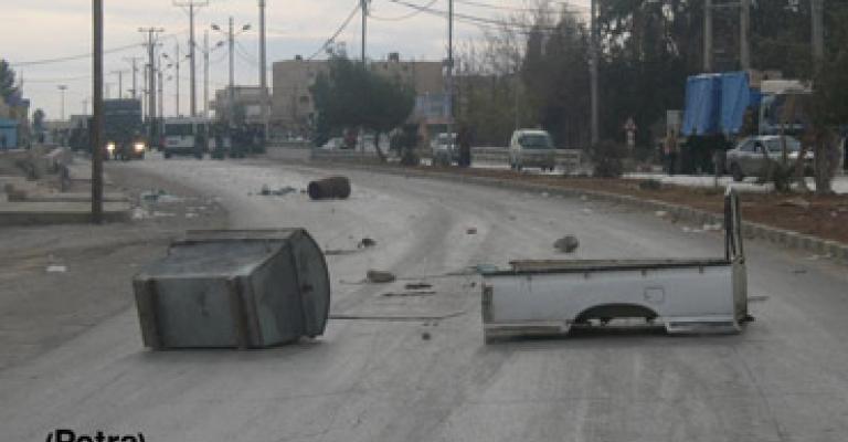 Riot in Maan… City entrances closed Riot in Maan… City entrances closed