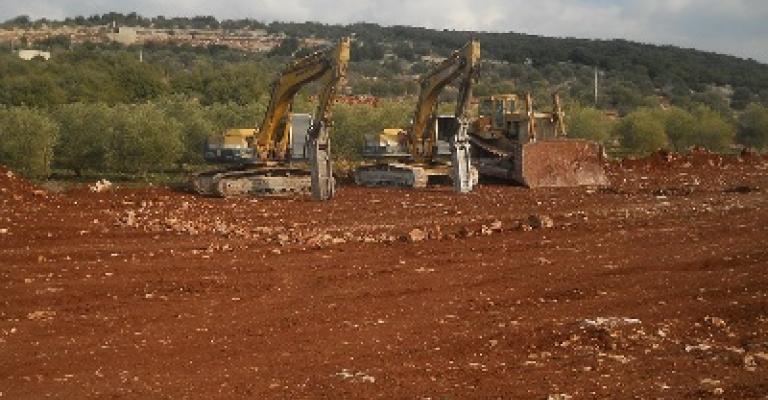 الصمادي يؤكد أهمية مشروع الكلية العسكرية الملكية بعجلون الصمادي يؤكد أهمية مشروع الكلية العسكرية الملكية بعجلون