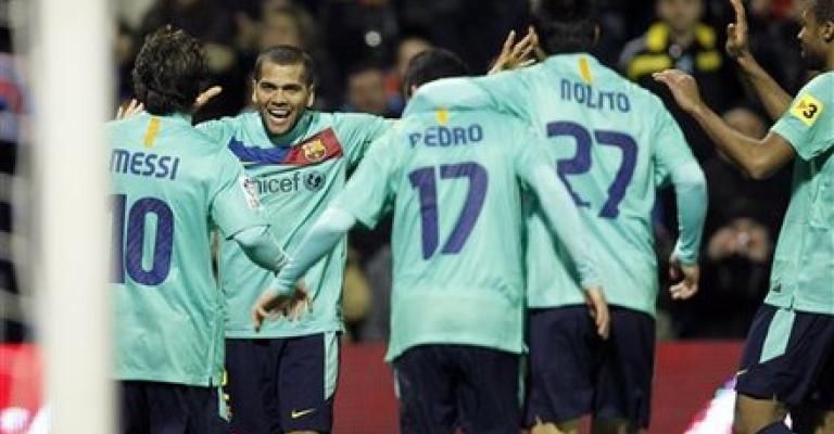 Barcelona beat Hercules 3-0 for 15th straight win Barcelona beat Hercules 3-0 for 15th straight win