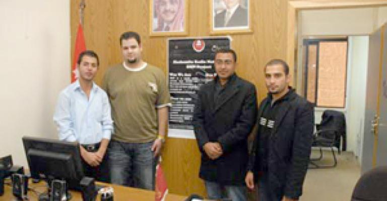 إذاعة الجامعة الهاشمية تبث برامجها 