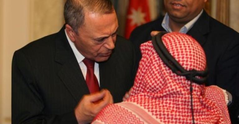 الحكومة الجديدة تتقبل التهاني من مواطنين(صور)