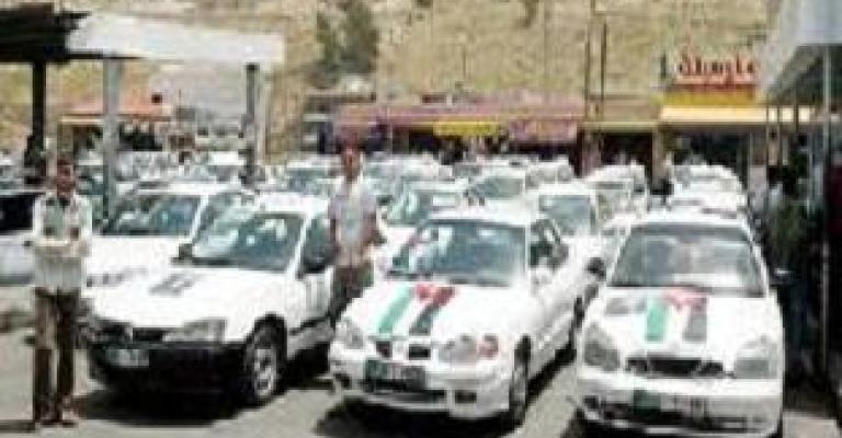 سائقو جبل النصر-عاليا يعتصمون لحل مشاكلهم