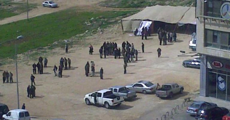 العاملون في الكهرباء ينهون اعتصامهم برفع سقف المطالب