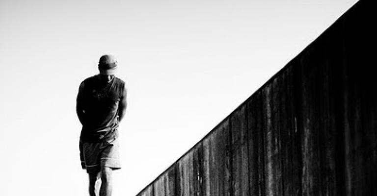 فلينزل وزراؤنا من عليائهم..