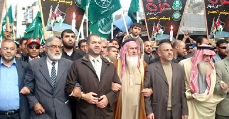 الإخوان يناقشون مشروع الإصلاح الذي ستتبناه الإخوان يناقشون مشروع الإصلاح الذي ستتبناه