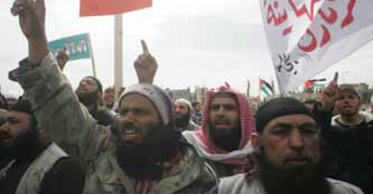 الاعتداء على احد شيوخ السلفية الجهادية في مخيم البقعة 