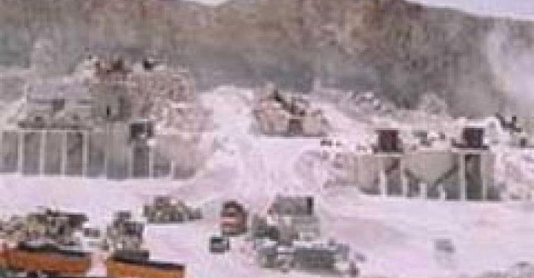 عمال مطاعم الفوسفات يضربون عن الطعام عمال مطاعم الفوسفات يضربون عن الطعام