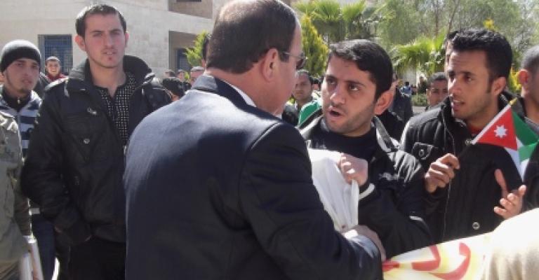 الزرقاء الخاصة تتراجع عن قرار فصل أربعة طلاب