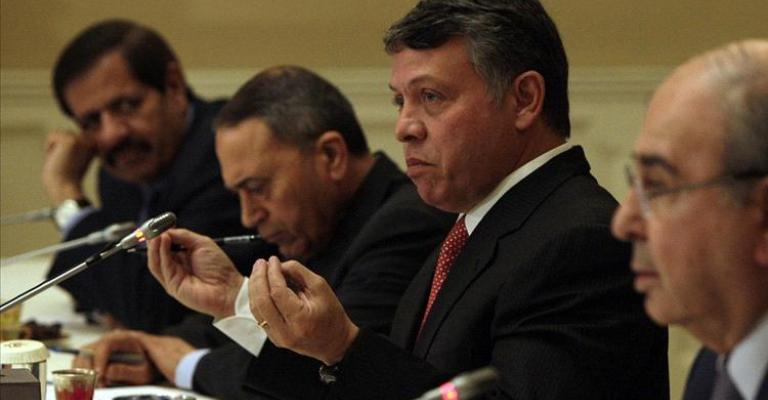 الملك: سنحترم أية تعديلات دستورية تخرج من لجنة الحوار الملك: سنحترم أية تعديلات دستورية تخرج من لجنة الحوار