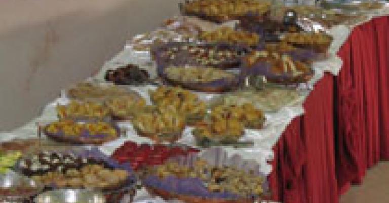 "أندية الخطابة الدولية" تقيم بازار خيري "أندية الخطابة الدولية" تقيم بازار خيري