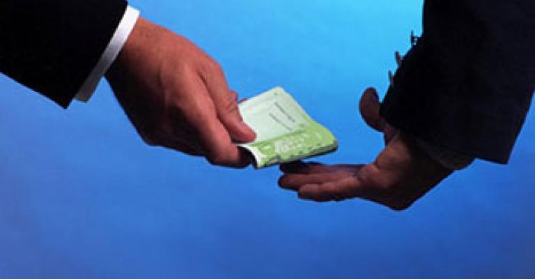 بينو: صحفيون يتقاضون مبالغ من جهات حكومية لمساندتها