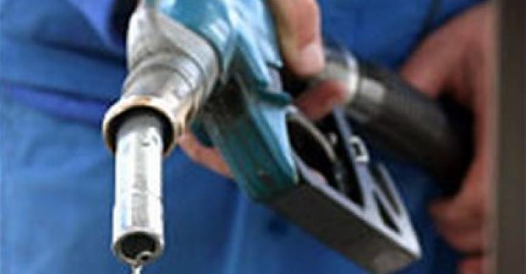 رفع أسعار المشتقات النفطية.. أخر حلول أزمة الطاقة 