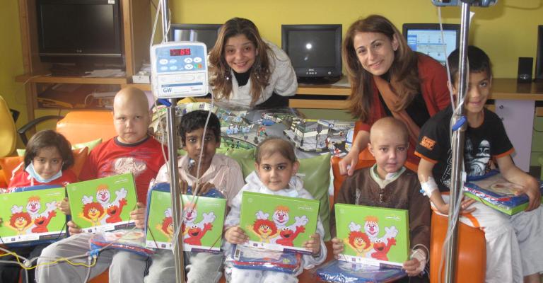 حكايات سمسم ترسم البسمة لأطفال مركز الحسين للسرطان حكايات سمسم ترسم البسمة لأطفال مركز الحسين للسرطان