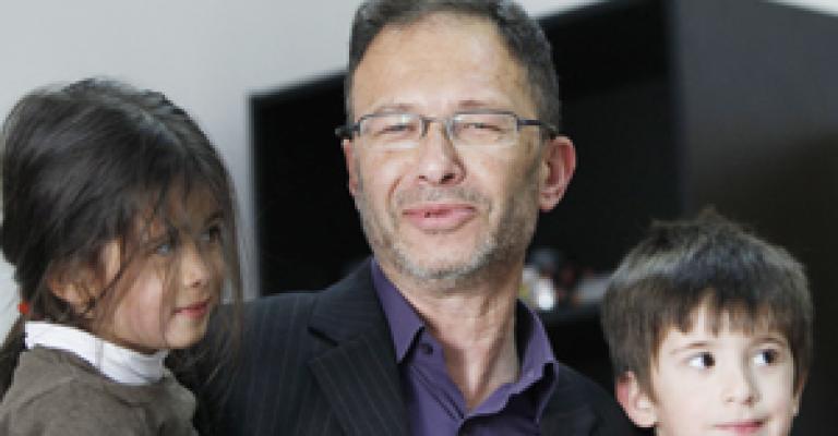 "الوطن السورية" تتهمه بمحاولة تأجيج الوضع السوري والخالدي يؤكد التزامه بالمهنية