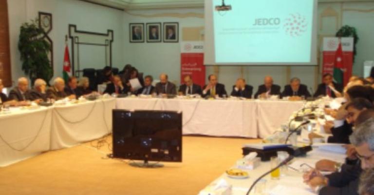 لجنة الحوار الاقتصادي توصي باستمرار دعم المواد الرئيسية وتثبيت أسعار المحروقات لجنة الحوار الاقتصادي توصي باستمرار دعم المواد الرئيسية وتثبيت أسعار المحروقات