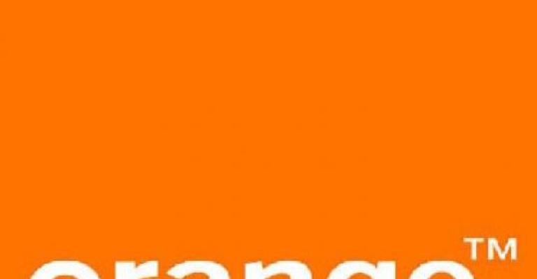 اعتصام أمام " اورنج" للمطالبة بإعادة المفصولين