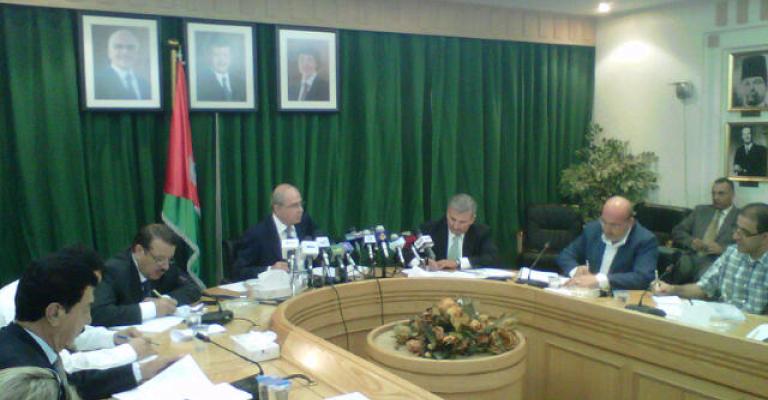 لجنة الحوار توصي بتخصيص15 مقعدا نيابيا لقائمة الوطن لجنة الحوار توصي بتخصيص15 مقعدا نيابيا لقائمة الوطن