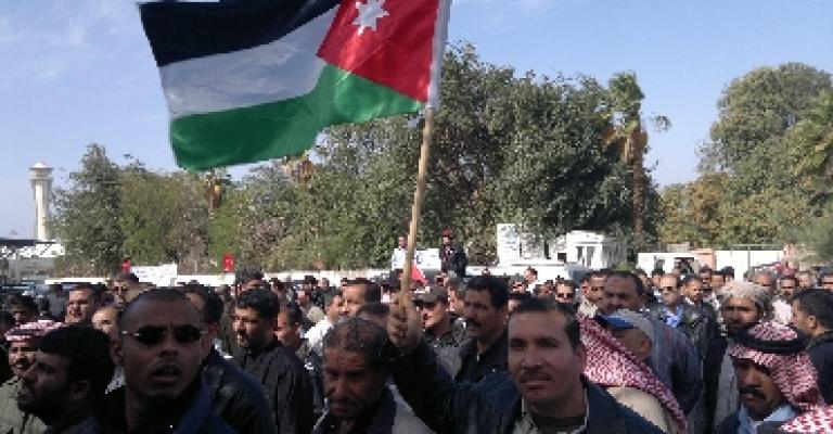 أضراب عمال المواني يتسبب بشلل الميناء