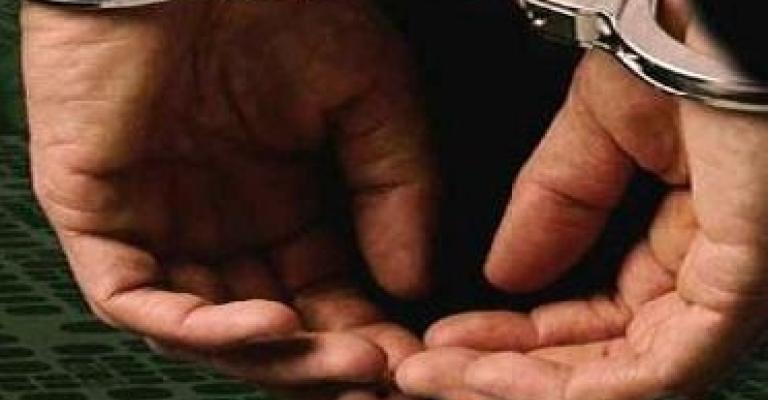 إلقاء القبض على عصابة من المجرمين إلقاء القبض على عصابة من المجرمين