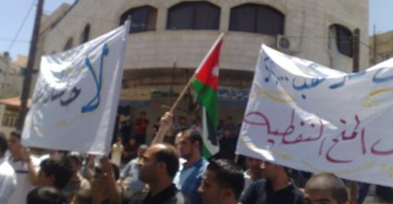 صور.. تضامن حي الطفايلة مع حراك الجنوب صور.. تضامن حي الطفايلة مع حراك الجنوب